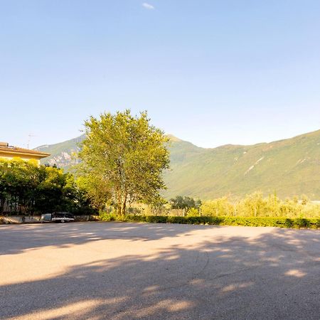 Appartamento Campagnola Mansardato Con Soppalco Riva del Garda Kültér fotó